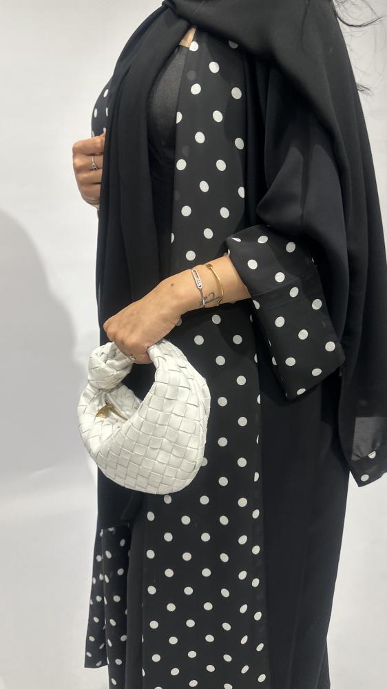 S05 عباية بوجهين شيفون وبلاك بيري – منقطة مع طرحة