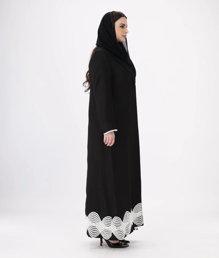 عباية بليز بلمسات الابيض