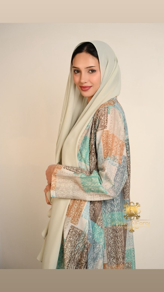 عباية صيفية واسعة بنقشة هندسية متعددة الألوان