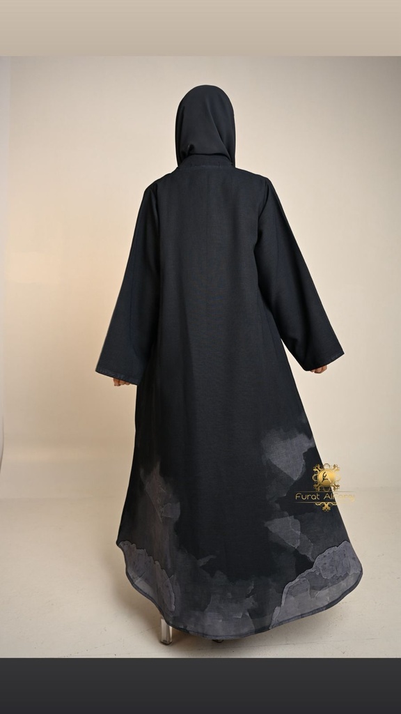 عباية سوداء صيفية بنقشة رمادية انسيابية