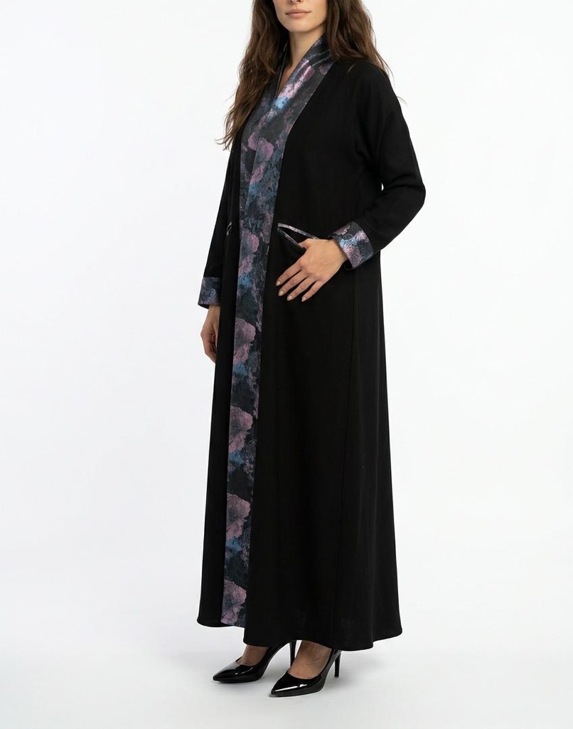 عباية كريب أسود مع تدخيلة جاكار بنفسجي بقصة A