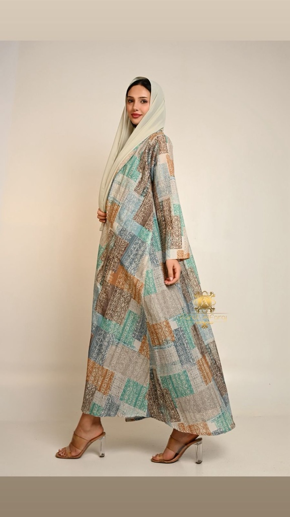 عباية صيفية واسعة بنقشة هندسية متعددة الألوان