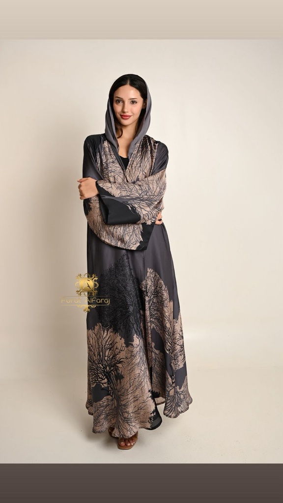 عباية صيفية حريرية بنقشة الأشجار