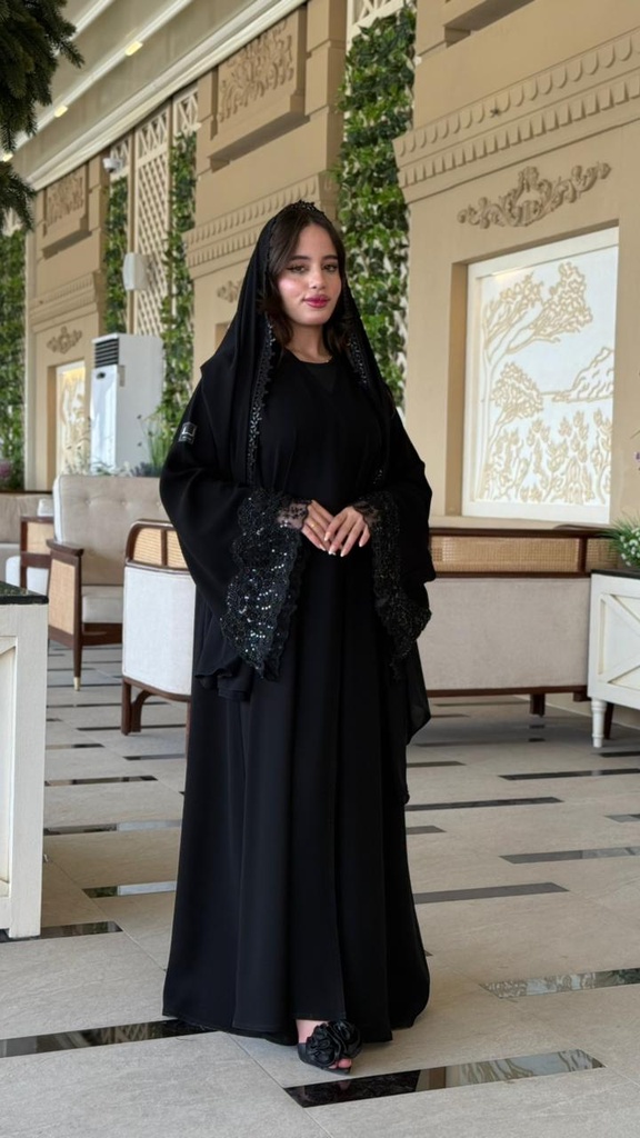 بريق الخرز وشغل الدانتيل
