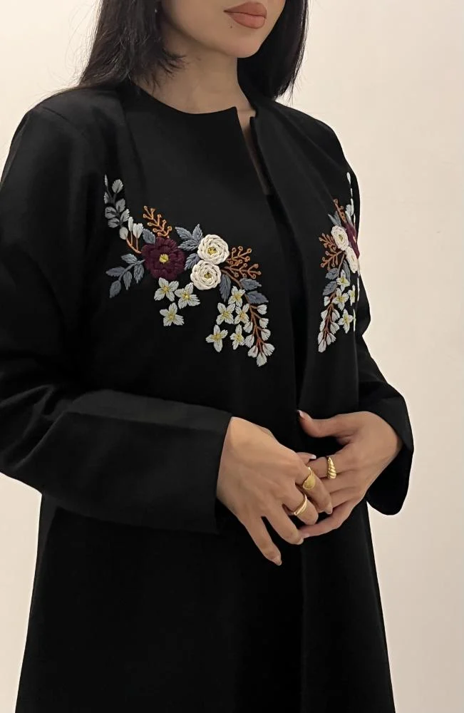 عباية جوخ مبطّنة مطرزة بخيوط صوف مع طرحة (48, S)