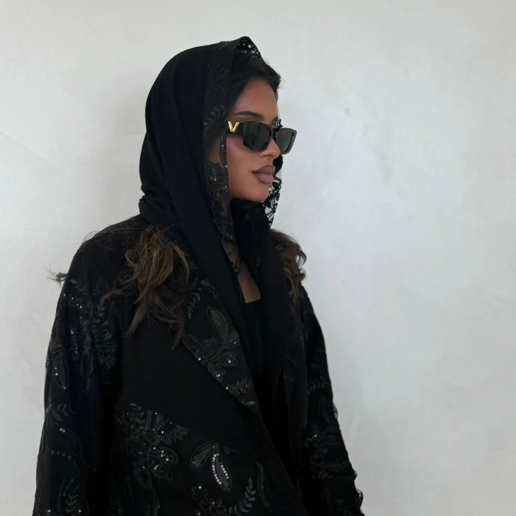 Sidra Abaya (52, S, سهرة)