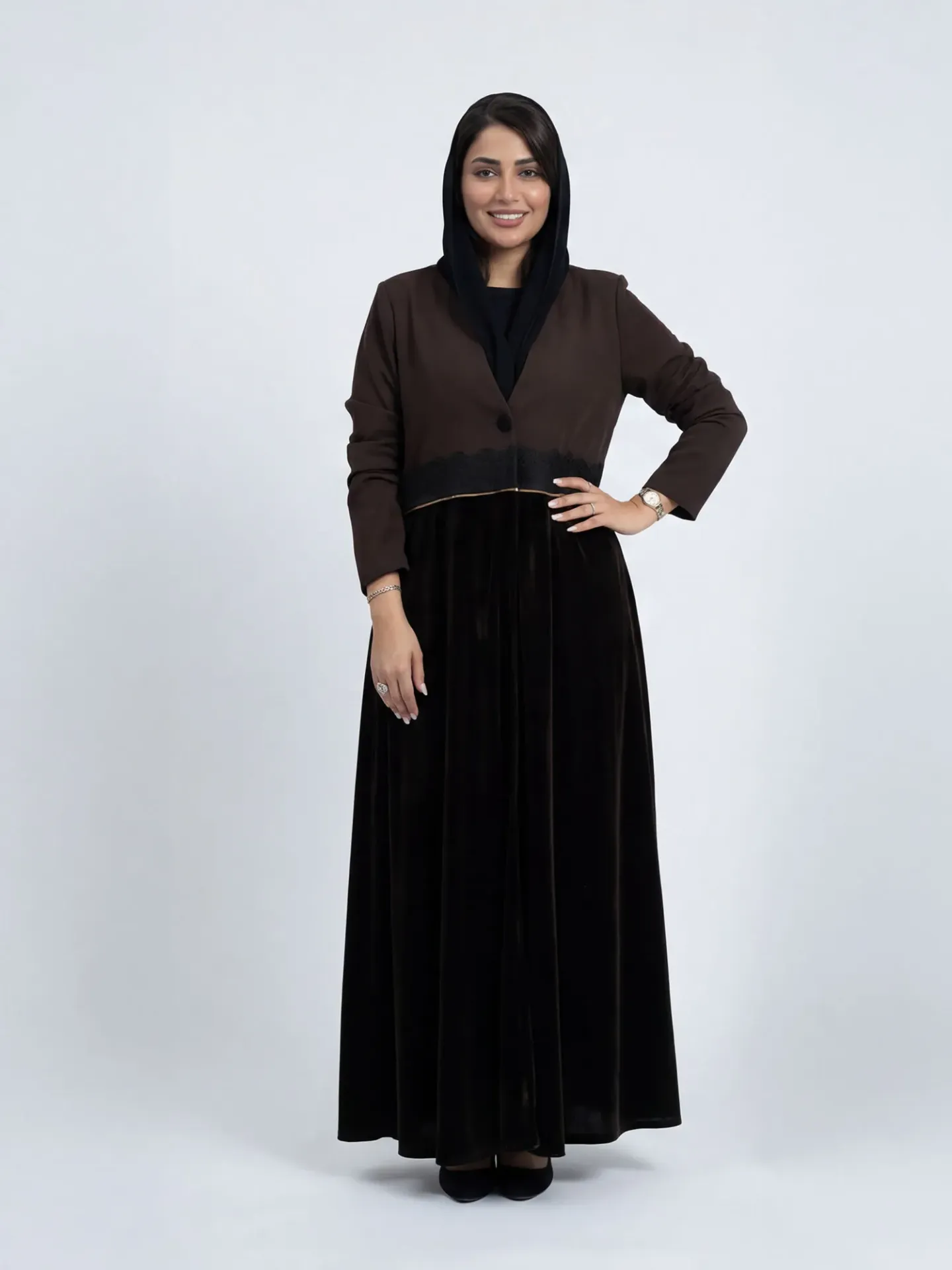 كاراميل – عباية بليزر مخمل وتفتة مع طرحة