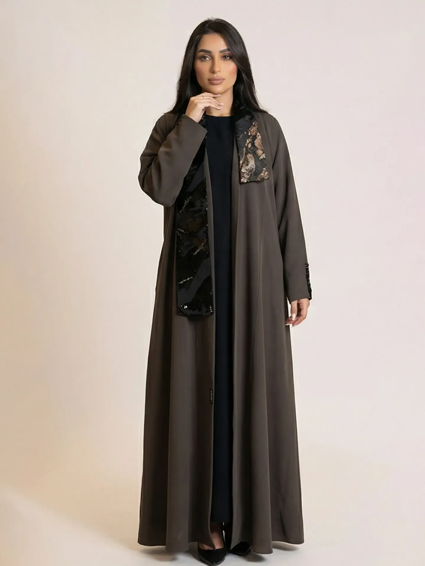 عباية  بمخمل مشجّر (هِيبة)