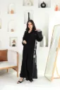 عباية سوداء بتصميم فني خلفي وأكمام عريضة